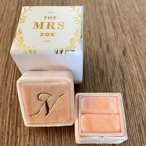 Mrs. Box ring holder